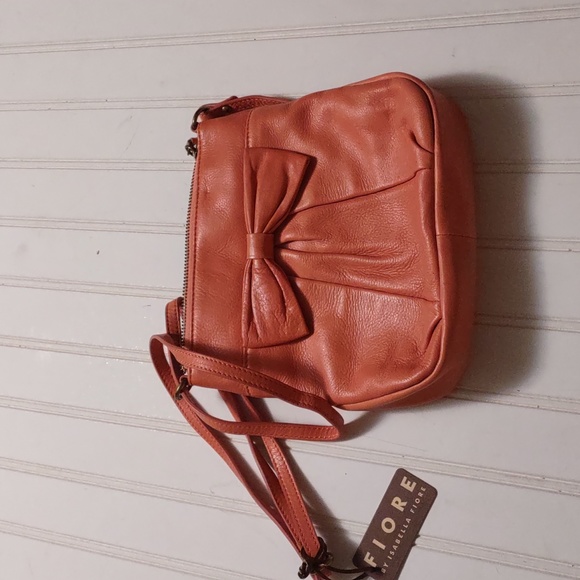 Isabella Fiore Leather Pink Bow Front Crossbody Black - Picture 1 of 10